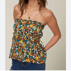 O’Neil sleeveless top with ties in side - Medium